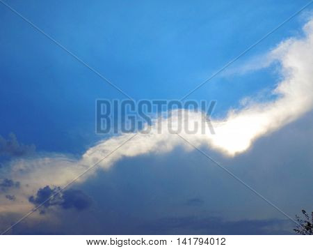 Incoming cloud on cold front during day