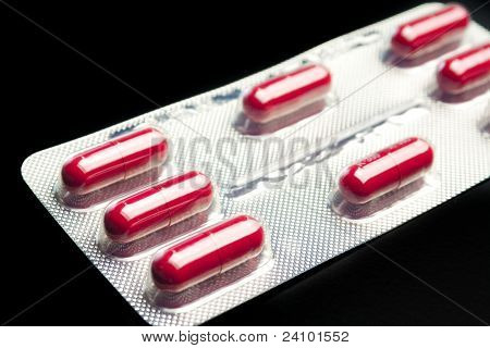 Blister Pack rote Pillen isoliert
