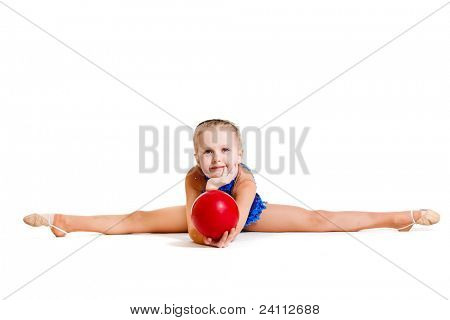 Mooie jonge artistieke gymnaste kant doen splitsen