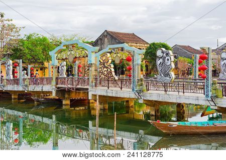 Hoi An, Vietnam - February 17, 2016: Boat Near The Embankment Of Thu Bon River, Hoi An, Vietnam