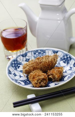 deep fried honeycomb taro dumplings, chinese dim sum