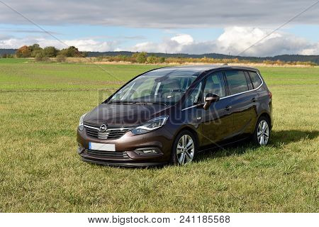 Lisnice, Czech Republic - October 20, 2016: Opel Zafira In Lisnice, Czech Republic, October 20, 2016