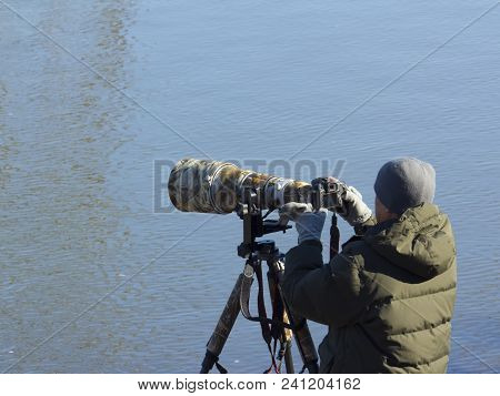 Photographer Prepares To Photograph Bald Eagles At Conowingo Dam