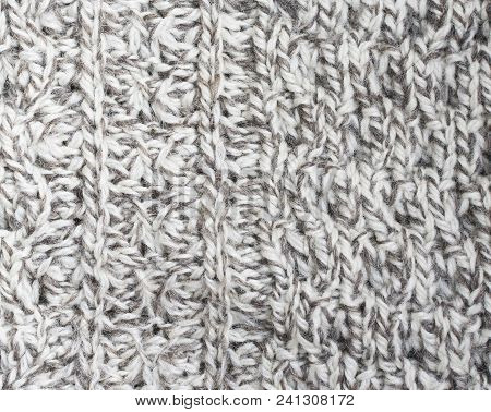 Wool Sweater Off-white And Brown Wool Knitwork. Irish Sweater Off-white And Brown Wool Knitwork. Ful