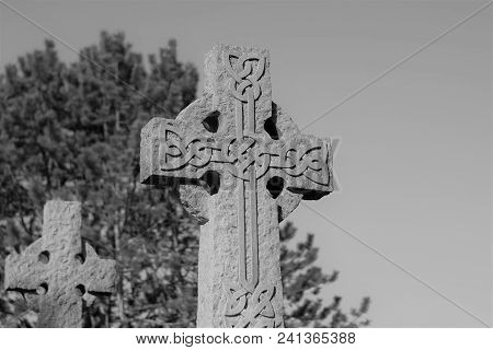 Picture Of A Celtic Cross In Black And White