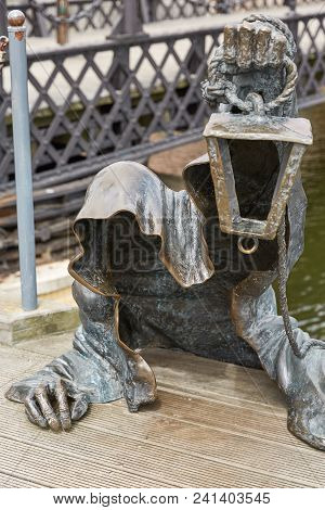 The Black Ghost Bronzed Sculpture (designed By Svajunas Jurkus And Sergejus Plotnikovas). Danes Rive