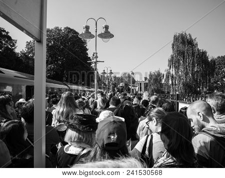 Windsor, Berkshire, United Kingdom - May 19, 2018: Security Checks At Train Station For  Royal Weddi