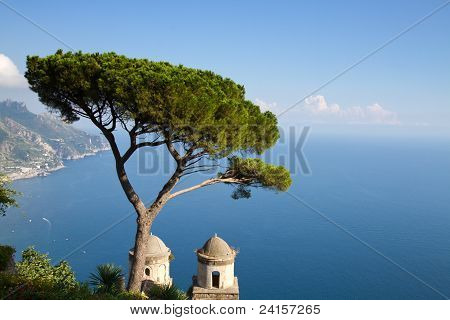 Amalfin rannikon nähtynä Ravello