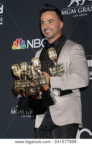 LAS VEGAS - MAY 20:  Luis Fonsi at the 2018 Billboard Music Awards at MGM Grand Garden Arena on May 20, 2018 in Las Vegas, NV