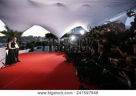 Atmosphere attends the photocall the Palme D'Or Winner during the 71st Cannes Film Festival at Palais on May 19, 2018 in Cannes, France. 