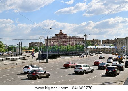 Moscow, Russia - May 12. 2018 Traffic On The Big Ustyinsky Bridge