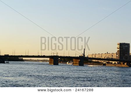 แม่น้ำ Neva และสะพาน Volodarsky, St.Petersburg