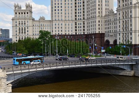Moscow, Russia - May 12. 2018 Traffic On The Small Ustyinsky Bridge