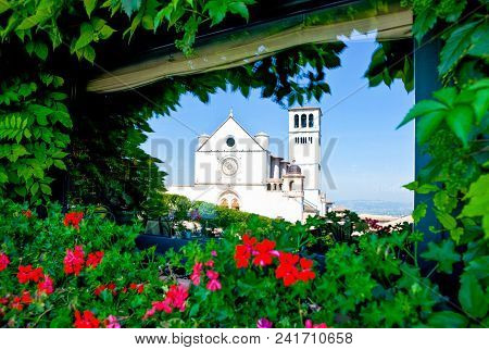 Assisi, Italy - May 21,2009: Reflecion Of The St.francesco Basilica On The Window Of A Restaurant
