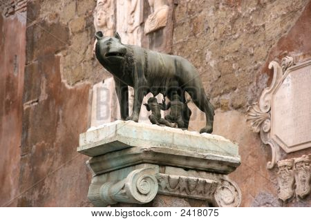 Estátua de Roma