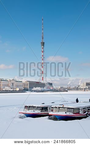 Saint-petersburg, Russia - March 20, 2018: Tourist Sheeps On The Pier Of Frozen Bolshaya Nevka River