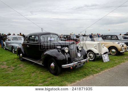 Anglesey, Uk: Feb 20, 2018: A Selection Of 1930s Classic Cars On Show At The Anglesey Vintage Rally