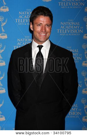 LOS ANGELES - JUN 17: James Scott przybywa na 2012 dzień Creative Emmy Awards w Westin Bonave