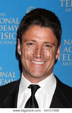 LOS ANGELES - JUN 17: James Scott przybywa na 2012 dzień Creative Emmy Awards w Westin Bonave