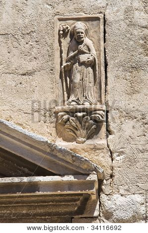 Kostel z Ruggero sv. Barletta. Puglia. Itálie.