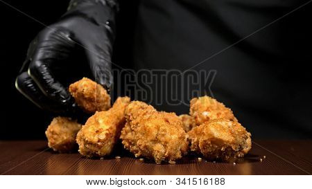 Cool Beautiful Fresh Juicy Cooked Chicken Wings In Breading. Buffalo Wings Spread On Food In White P