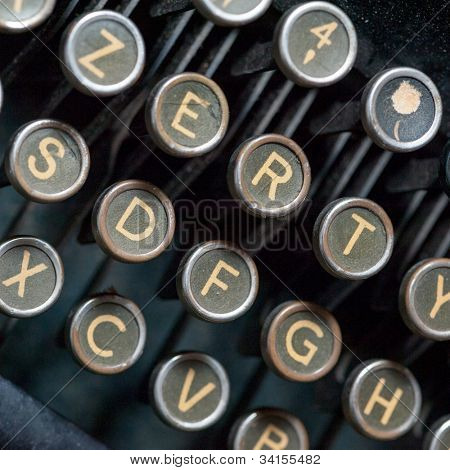 ปิดการคีย์ typewriting วินเทจเครื่องยิง