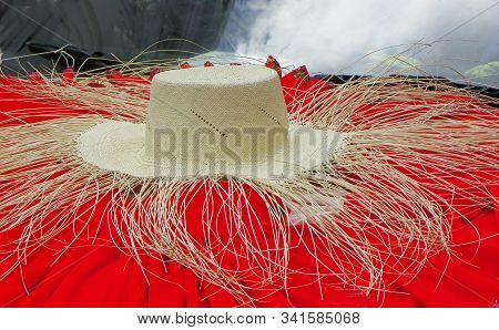 Traditional Handmade Ecuadorian Paja Toquilla Straw Hats Or Sombrero - Unesco Intangible Cultural He