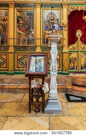 Jerusalem, Israel, December 28, 2018 : The Interior Of The St. Nicholas Church In Bay Jala - A Subur