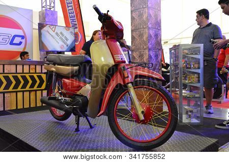 Pasig, Ph - Sept. 29: Red Motorcycle At Philippine Moto Heritage Weekend On September 29, 2019 In Me