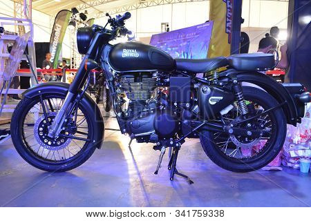 Pasig, Ph - Sept. 29: Royal Enfield Classic 500 Motorcycle At Philippine Moto Heritage Weekend On Se