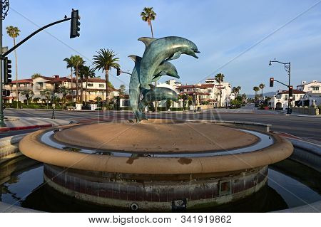 Santa Barbara, California - May 18, 2019: Dolphin Fountain At Intersection State And Cabrillo Street