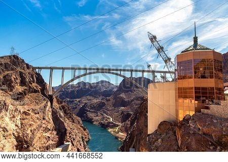 Mike O'callaghan-pat Tillman Memorial Bridge In Colorado River At Nevada And Arizona Border, Usa