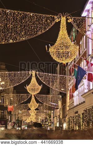Dublin, Ireland - November 13. 2021: Beautiful Closeup Evening View Of Christmas Lights Decorations 