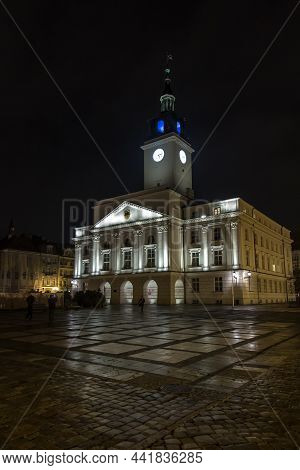 The Town Hall In Kalisz, Poland At Night - The Town Hall In Śródmieście Kalisz, Neoclassical, Erecte