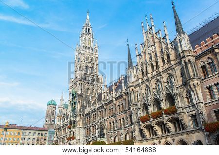 Munchen New Town Hall  Marienplatz