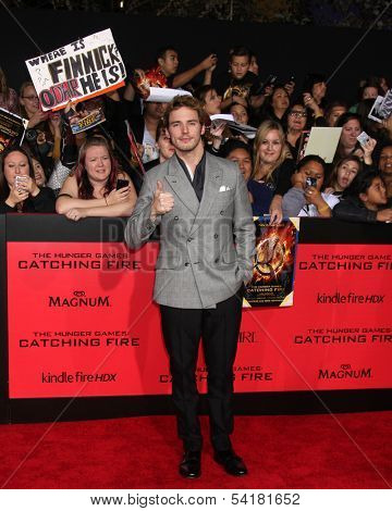LOS ANGELES - NOV 18:  Sam Claflin at the The Hunger Games:  Catching Fire Premiere at Nokia Theater on November 18, 2013 in Los Angeles, CA