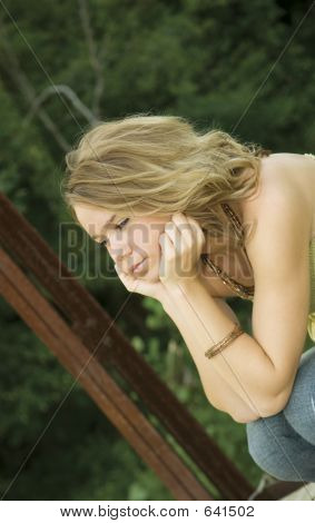 Hezká dívka odráží