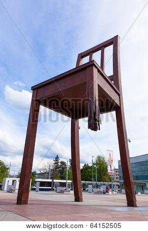 Geneva Broken Chair In Front Of The United Nation Building - Peace Symbol - Switzerland