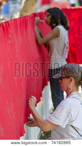 Wrtiting On Memorial Aids Ribbon