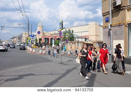 Moscow, Russia - 15.06.2015. People In  Central Streets Of Moscow - Garden Ring, About The Undergrou