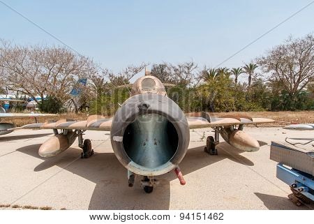 Mikoyan-gurevich Mig-15 - Jet Fighter Aircraft