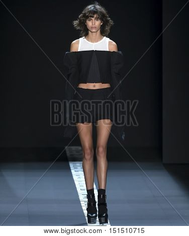 Vera Wang - Spring 2017 Collection