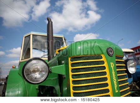 Traktory Zetor