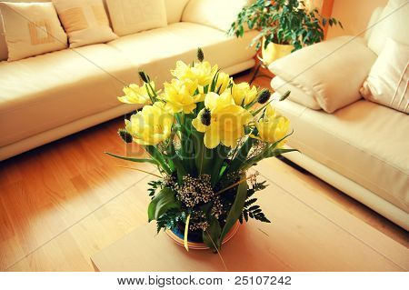 gul blomma