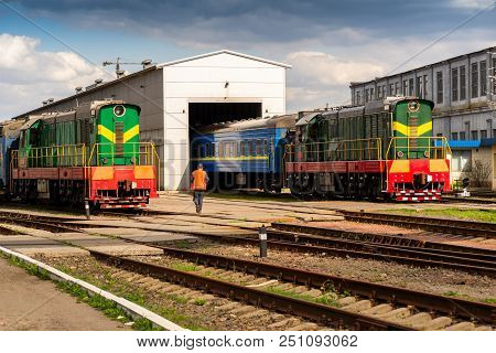 Diesel Locomotive With Electric Traction, Czechoslovak Shunting Train With Electric Transmission Lea
