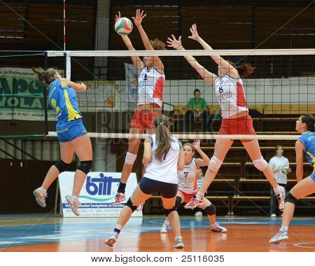 Jönköpings Södra, Ungern - 21 oktober: Oidentifierade spelare i aktion på en ungersk NB I. League volleybal
