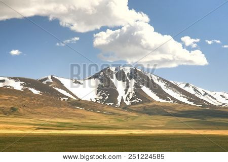 The Route Of  Beautiful Scenic From Bishkek  To Song Kul Lake ,  Naryn With The Tian Shan Mountains