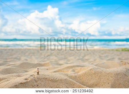Mini Photographer Doll And Sea.