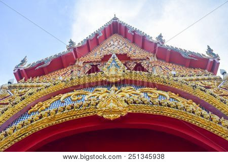 Lai Thai ,lai Kranok  In Thai Temple