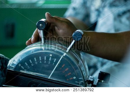 An Engine Order Control Lever, A Control System To Control Speed Of Ship By Controlling Engines, Sha